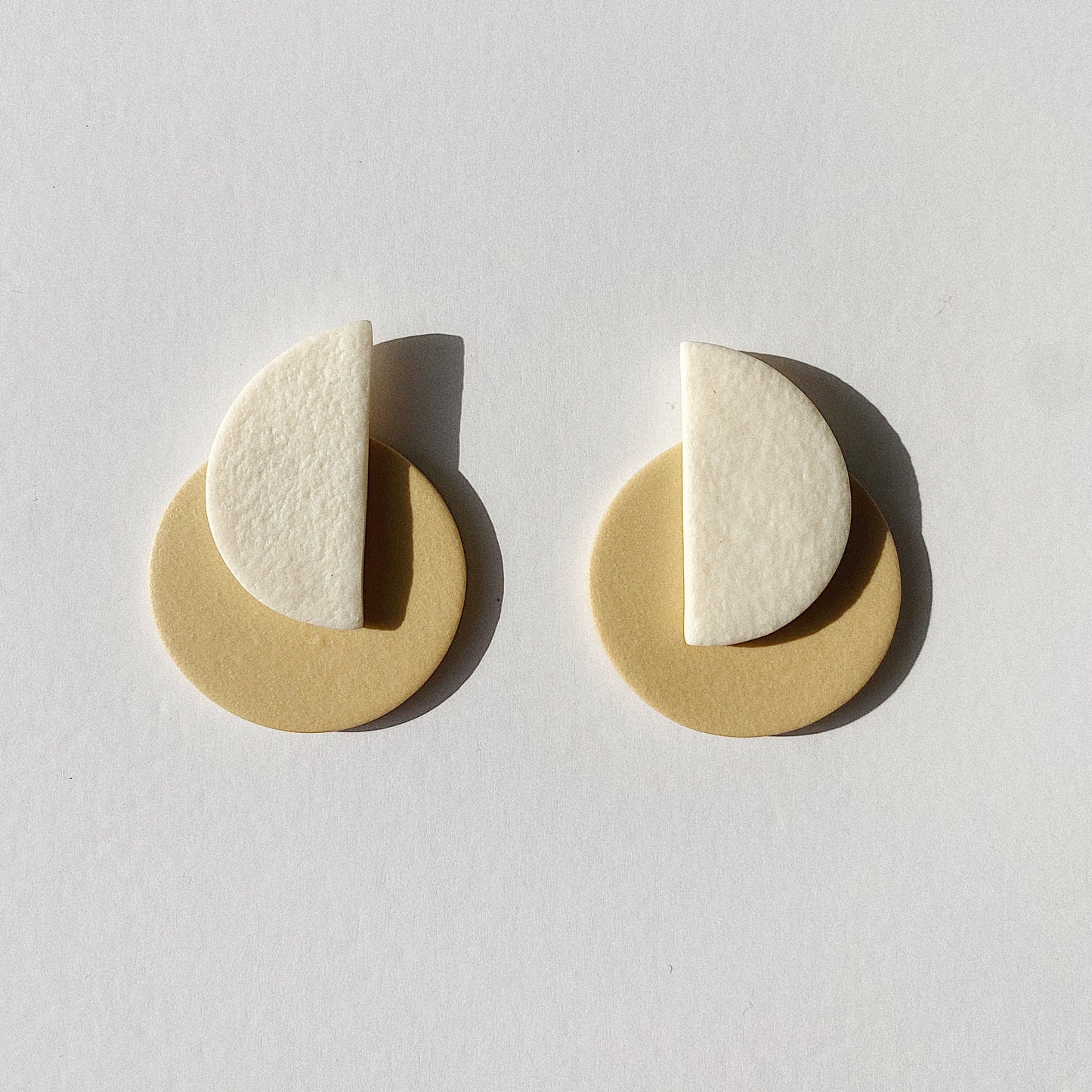 Ale · Beige|Txuri